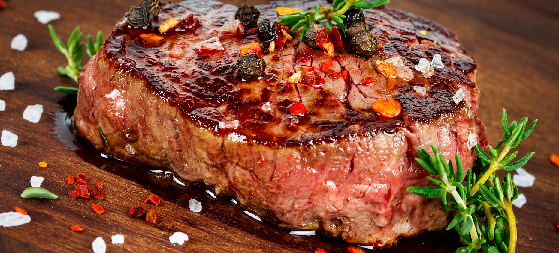 Black Angus Filet mit Pfeffer, Meersalz und Rosmarin